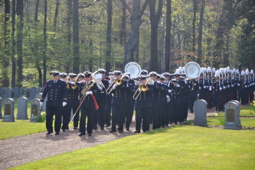 DSC_6584  muziekkapel van Belg. marine opent de ceremonie met de KMS eenheid